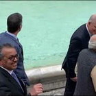 G20, i leader del mondo a Fontana di Trevi. Ecco il lancio della monetina