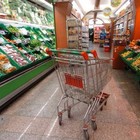Supermercati aperti ma a rischio contagio: ecco come comportarsi per evitarlo