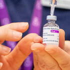 Vaccino Covid, Ema in ritardo e 34 milioni di dosi all’estero