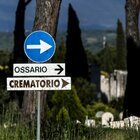 Roma, per le cremazioni tariffe più alte d'Italia e salme in viaggio tra i cimiteri Flaminio e Verano