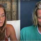Brad Pitt e Jennifer Aniston, flirt in diretta streaming: «Vuoi salire da me?»