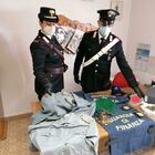 Armi, droga e distintivi della Guardia di Finanza: arrestato pregiudicato 57enne a Ladispoli