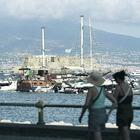 immagine Yacht e panfili in rada: il Golfo di Napoli è il mare dei nababbi