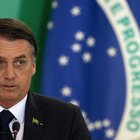 Bolsonaro: «Sono positivo al Covid». Ma poi si toglie la mascherina