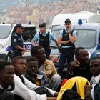 «Migranti chiusi nei container al confine in Francia» denuncia la Ong Medecins du Monde