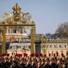 Allarme bomba alla reggia di Versailles, evacuazione in corso: ancora paura in Francia dopo l'allerta al Louvre