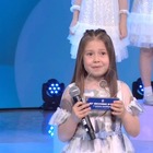 Zecchino d'oro, vince la 63ma edizione “Custodi del mondo” di Cristicchi e Ortenzi cantata da Anita Bartolomei (8 anni)