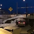 Fortissimo terremoto in Alaska, ponti e strade crollate ad Anchorage. Rientra allarme tsunami