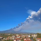Etna, le spettacolari immagini dell'eruzione