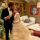 Mattia Perin sposa la sua Giorgia: il portiere della Juventus fa la serenata cantando Tiziano Ferro