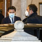 Governo Conte, cosa succede ora: piano per ampliare (in fretta) la squadra, nodo Renzi
