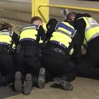 Tre accoltellati a Manchester, si indaga per terrorismo