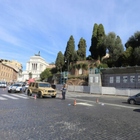 Turista milanese travolta e uccisa in centro a Roma, falciata da un Suv insieme al marito: Laura Pessina aveva 58 anni