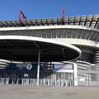 Milano, allarme San Siro: “oscilla” il terzo anello dello stadio. Il Comune interviene