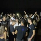 Terracina, maxi-raduno di giovani in riva al mare: si balla fino all'alba