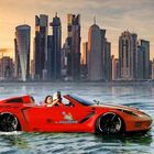 Le auto in Qatar corrono sull'acqua: tutti pazzi per la nuova attrazione che sta spopolando anche sui social VIDEO
