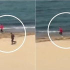 Runner "sfida" un vigile in spiaggia: è il Falco. Ma lui su Fb smentisce