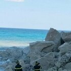 Tropea, crollo di massi dal crostone a picco sul mare: la spiaggia messa in sicurezza