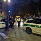 Ciclista investito e ucciso a Milano, la vittima aveva 37 anni. «L'auto è passata con il rosso»