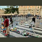 Roma, i tifosi del Betis Siviglia trasformano piazza del Popolo in una discarica
