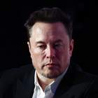Tesla, Musk licenzia con una mail 14mila dipendenti: «Non c'è niente che odio di più, ma va fatto»