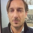 Michele si è svegliato dal coma e ringrazia Francesco Totti: «Ci vediamo a Trigoria»