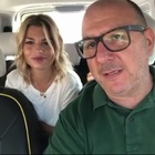 Duetta con un tassista romano, il video fa impazzire il web