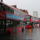 Londra, strade allagate dopo l'ondata di maltempo