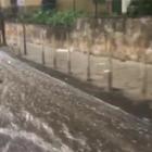 Bomba d'acqua su Napoli: strade come torrenti