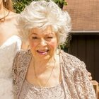 Pensione a 100 anni, la nonnina ha cominciato a lavorare quando ne aveva 19: «Ecco perché questo mi ha allungato la vita»