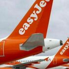 «Lei a bordo non è gradito»: EasyJet gli vieta per 10 anni di volare sui loro aerei, ma c'è un clamoroso errore