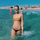 Aurora Ramazzotti, sirenetta in bikini: estate da single con Sara Daniele
