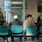 Manovra, stangata sulle pensioni: «Fino a 2.700 euro in meno all'anno»