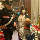 «Non ho più niente da mangiare»: anziana disperata chiama i carabinieri, loro le portano il pranzo