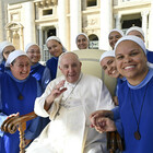 Papa Francesco gela il mondo cattolico femminile che chiede parità di genere: «Donne prete non previste»