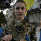 Giulia Schiff si è sposata in Ucraina (e ha smesso di combattere): «Ora porto aiuti ai soldati in prima linea»
