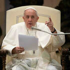 Papa Francesco indica la via per uscire dal Covid: bisogna passare dall'Io al Noi
