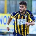 Raffaele Perinelli, calciatore 21enne, morto accoltelalto. L'assassino si costituisce: «Gli ho rovinato la vita»