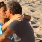 Massimo Giletti e Alessandra Moretti, baci appassionati in Sardegna