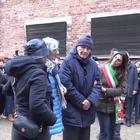 Shoah, Virginia Raggi con 145 studenti visita i campi Auschwitz-Birkenaual per il "Viaggio della Memoria"