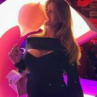Sophie Codegoni scatenata alla festa di Giulia Salemi: il pancione si vede sempre di più