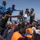 Migranti, nessuna traccia di un gommone con 50 persone a bordo: ci sono anche donne e bambini