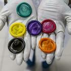 Profilattici usati, lavati e rivenduti come nuovi: maxi sequestro di 345mila condom in Vietnam