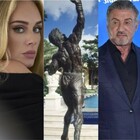 Adele compra la villa di Stallone per 58 milioni, l'attore "impone" una clausola: «La statua di Rocky non si tocca»
