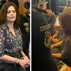 Ilaria Salis resta in carcere: niente domiciliari, in aula ancora in catene. Minacce agli amici: «Ti spacco la testa»