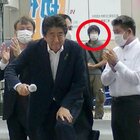 Attentato Shinzo Abe, il killer voleva uccidere un leader religioso per vendicare la madre indebitata con le donazioni