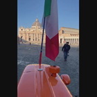 Protesta degli agricoltori dal Papa: un trattore entra a San Pietro