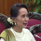 Aung San Suu Kyi, graziata la leader Nobel per la pace: «Perdonata insieme a 7mila prigionieri»