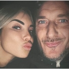 Totti e Noemi in gita a Venezia, prima la sorpresa romantica e poi la gag: «Amore, che hai trovato?»