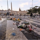Roma ostaggio dei vandali, piazza del Popolo sfregiata dagli ultrà del Betis Siviglia